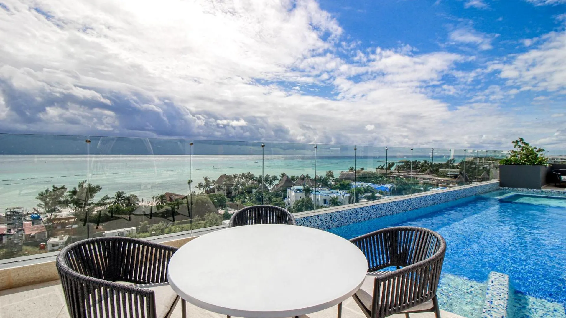 Golden Wave Escape Apartment Playa del Carmen