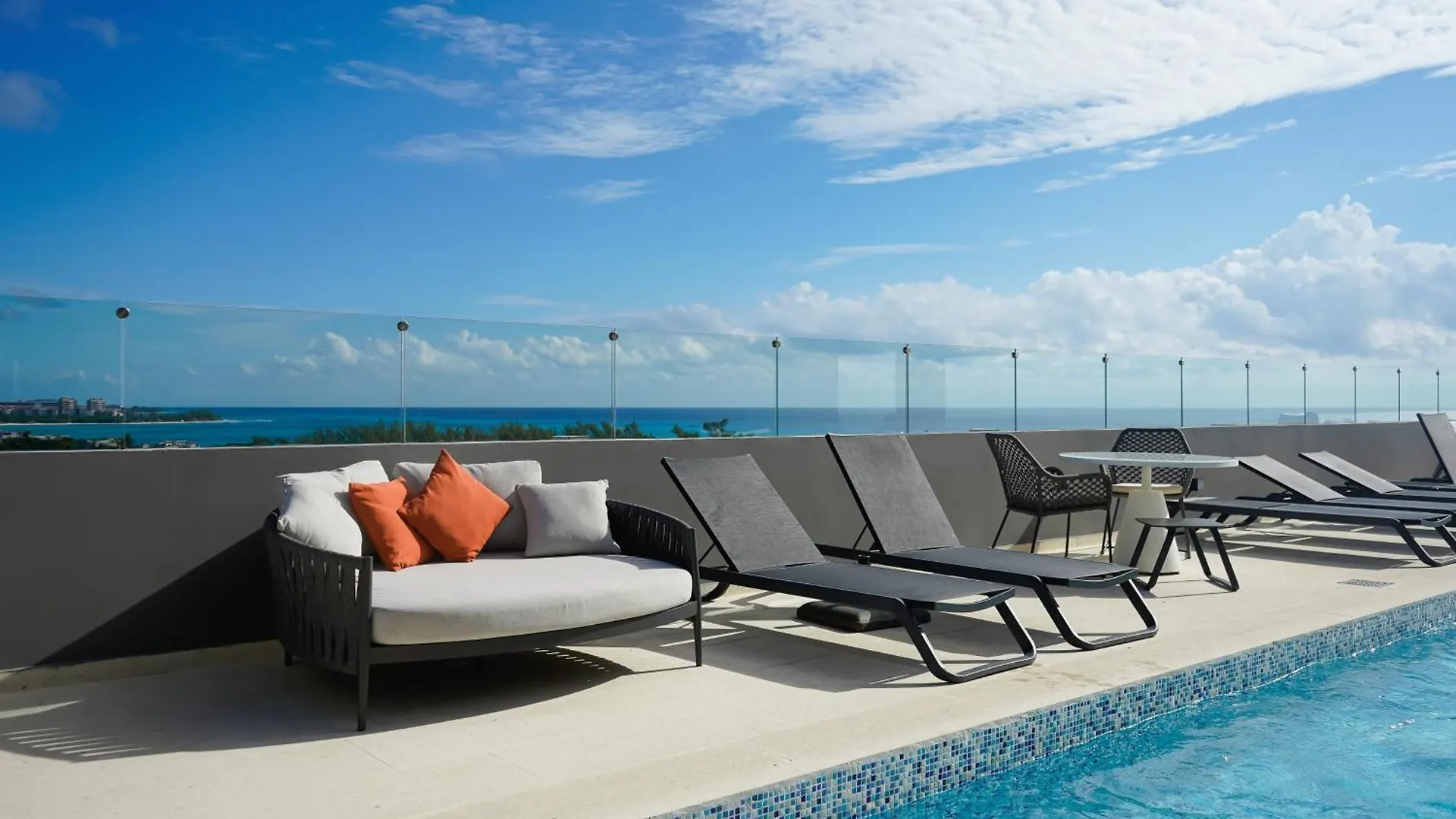 Golden Wave Escape Apartment Playa del Carmen Mexico