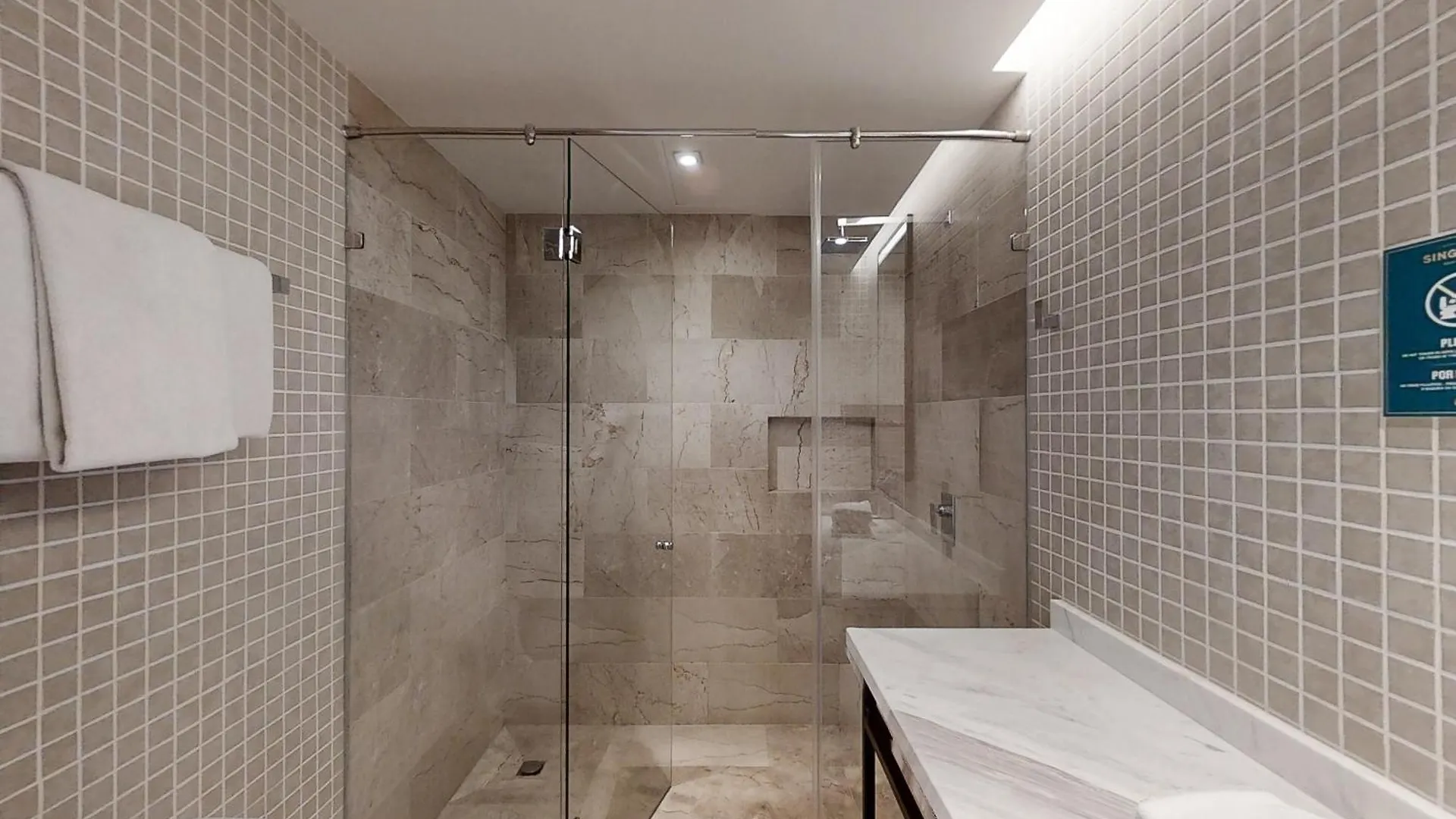Golden Wave Escape Apartment Playa del Carmen Mexico