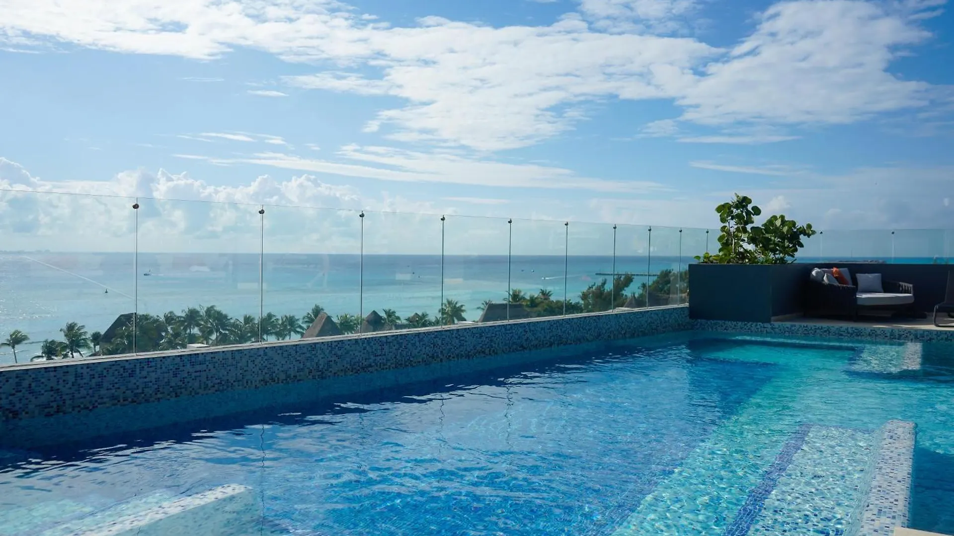 Golden Wave Escape Apartment Playa del Carmen
